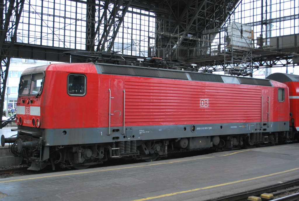 Elektrolok der Baureihe 143 im Klner Hauptbahnhof, Juli 2008.