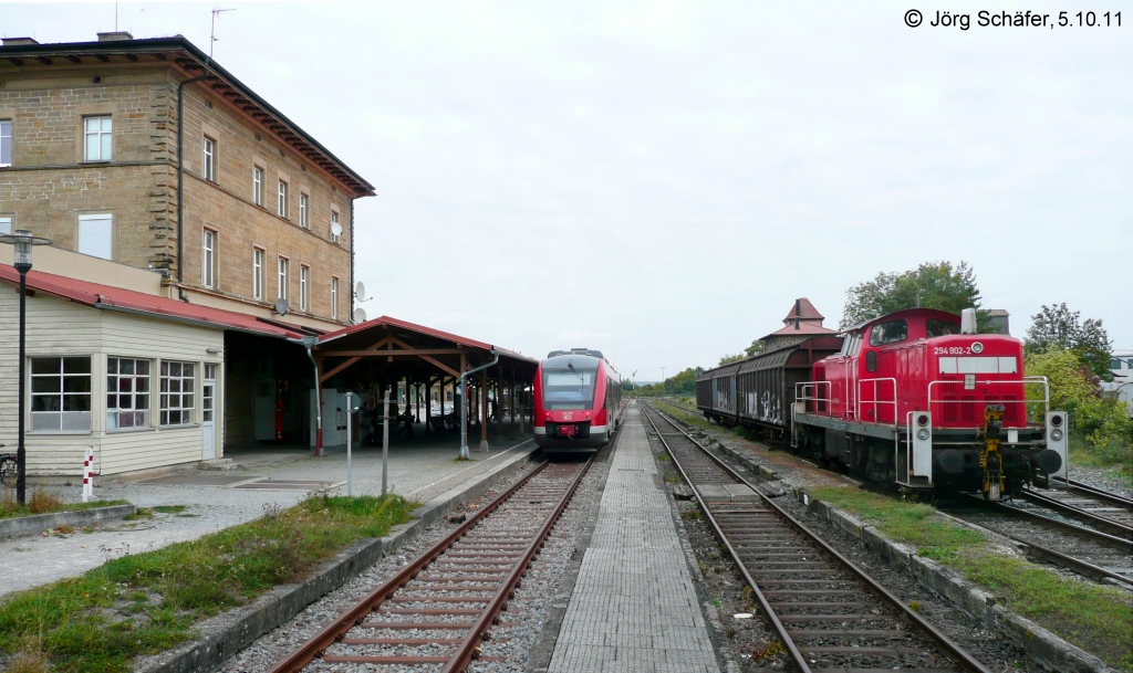 Elf Jahre spter entstand das Bild mit 648 308 und 294 902 in der gleichen Perspektive. (Blick nach Nordosten am 5.10.11) 