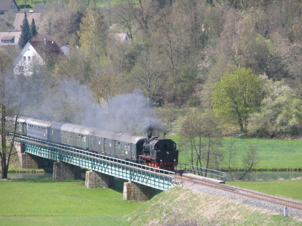 Elna 6 der DFS mit dem Sonderzug der UEF am 24.4.2010 auf der Neidekbrcke 