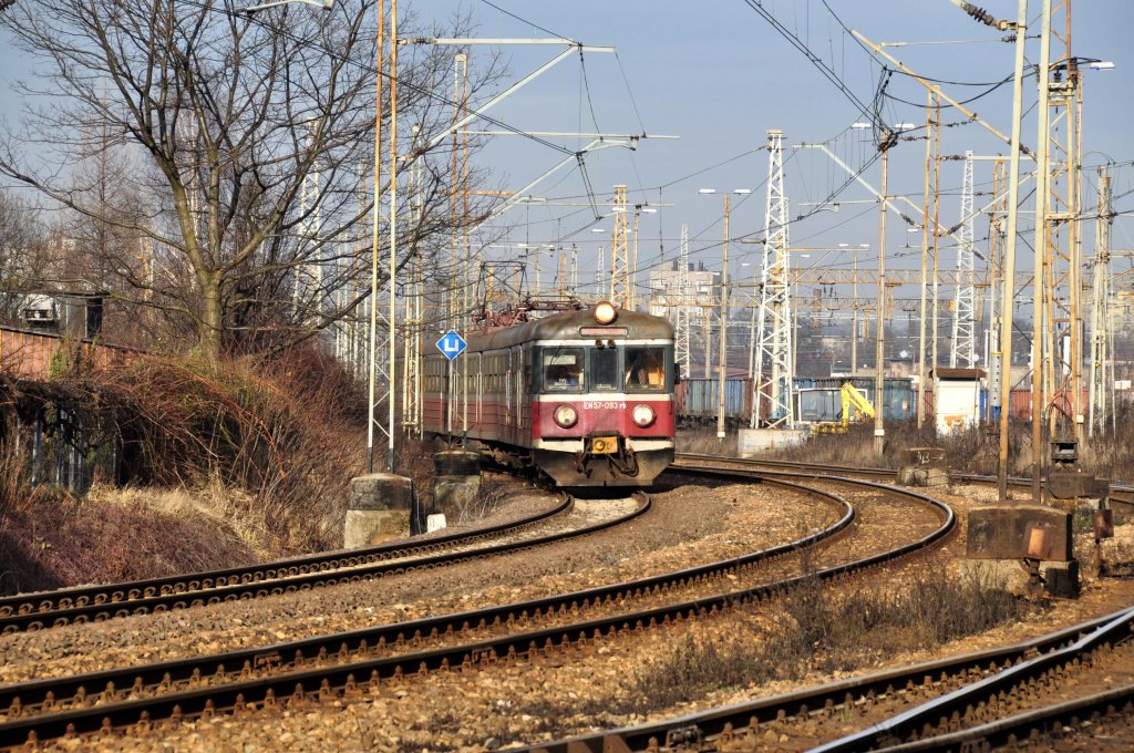 EN57 093 in Katowice-Ligota (02.01.2012)