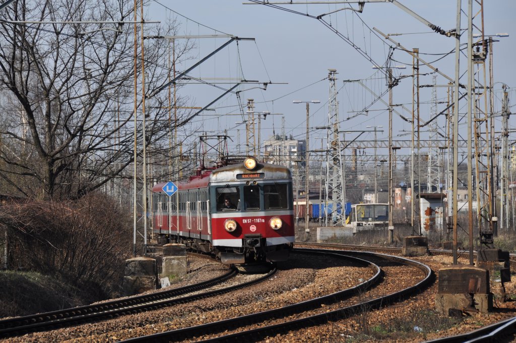 EN57 1167 bei Katowice-Ligota (10.04.2012)