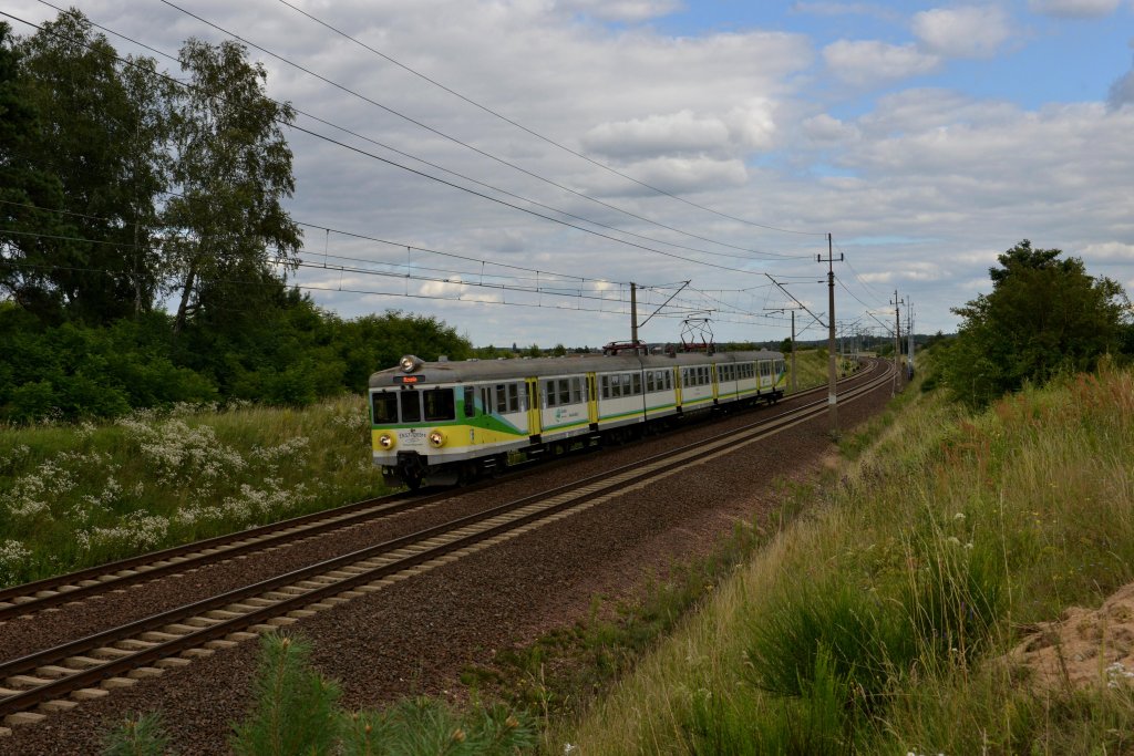 EN57-1265 nach Rzepin am 21.07.2012 unterwegs bei Boczw.