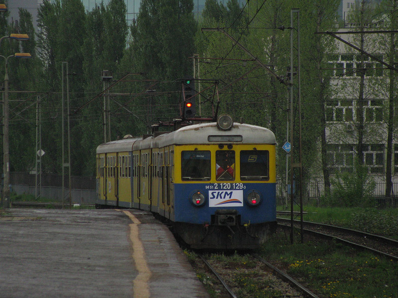 EN57-1729 aus SKM Trjmiasto whrend des Dienstes in SKM Warszawa - Warszawa Zachodnia, Linie S2, 3.05.2010