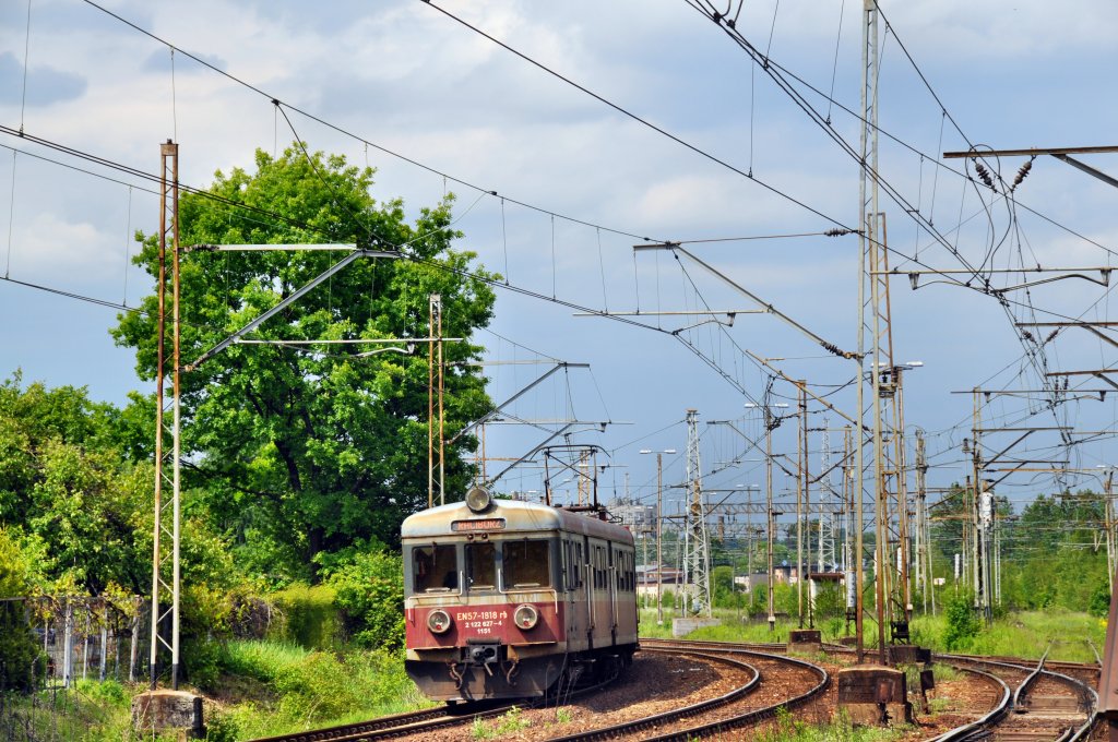 EN57 1818 mit einer RB aus Raciborz nach Katowice bei der Einfahrt in Katowice Ligota(29.05.2013)