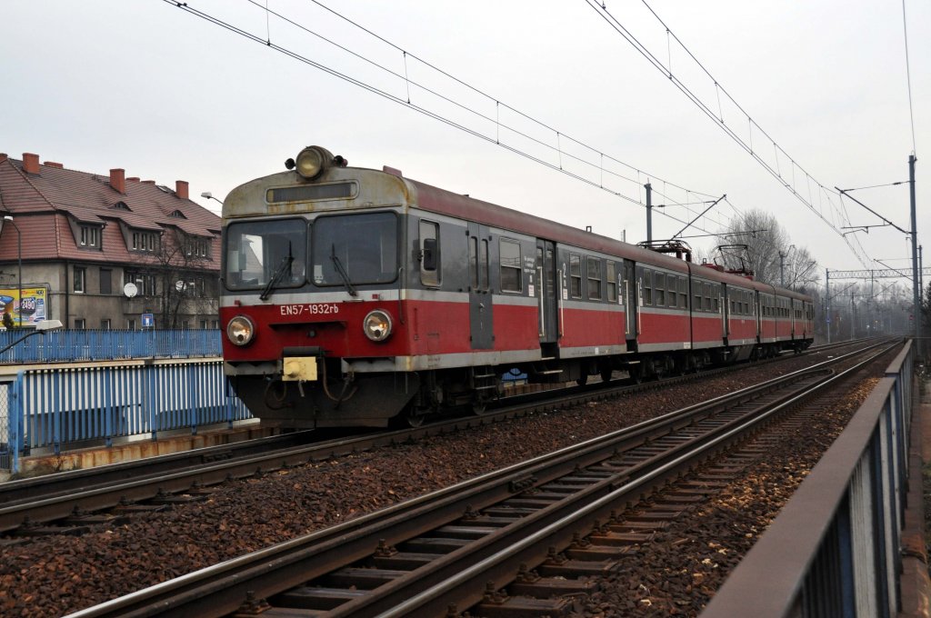EN57 1932 in Katowice-Piotrowice (29.12.2011)