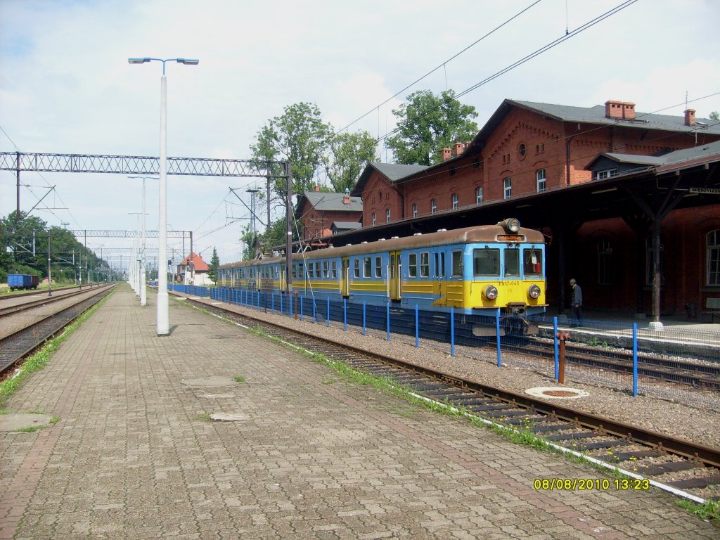 EN57-646 in Miedzylesie (Mittelwalde). 08.08.10