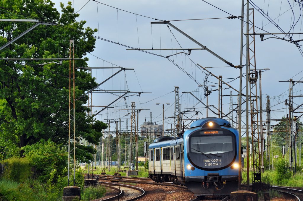 EN75 3001 mit einer RB nach Wisła Głębce bei der Durchfahrt durch Katowice Ligota (29.05.2013)