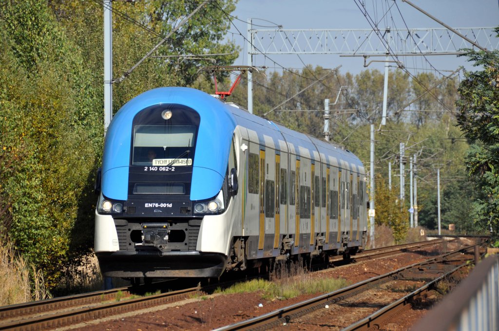 EN76 001 bei Katowice-Piotrowice mit einer RB nach Tychy-Lodowisko (12.10.2012).