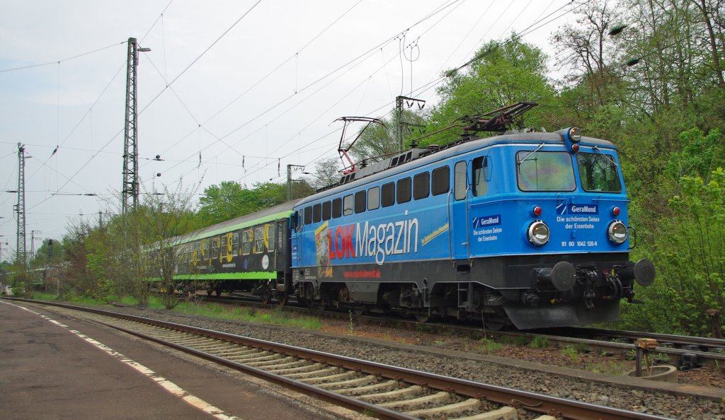 Endlich haben wir auch mal die 1042 520-8 gesehen! Hier mit einem Sonderzug aus Osten kommend in Richtung Kassel. Aufgenommen am 09.05.2010 in Eichenberg.