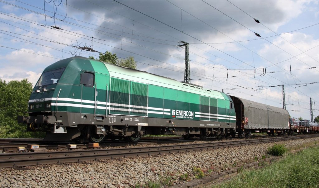 Endlich sah ich die Enercon Hercules 223 141 mal bei Tageslicht..  hier am 13.5.2011 in Magdeburg Rothensee..   anders als Gedacht nicht zum Enerconwerk in Rothensee sondern gen Hbf..  also Enercon in Magdeburg Salbke..