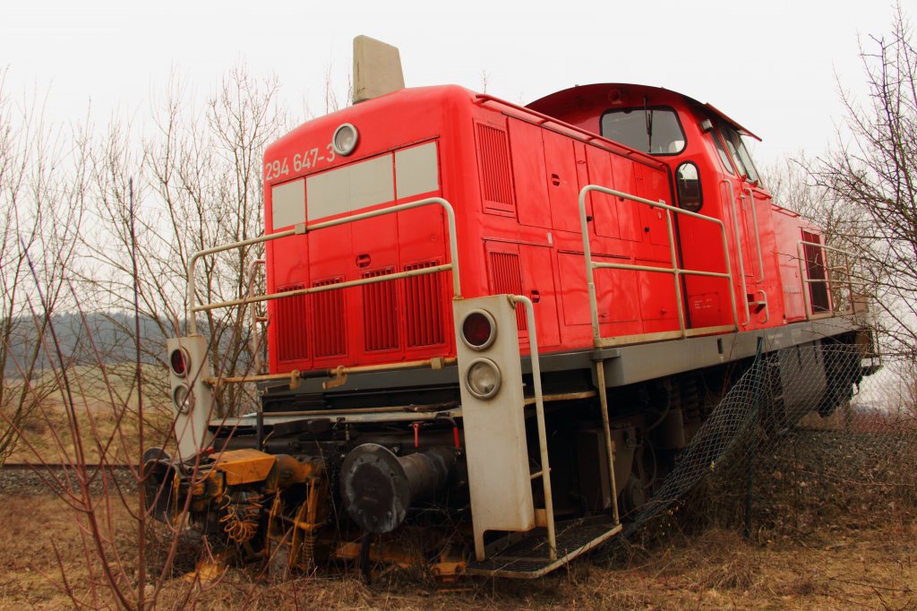 Entgleiste 294 647-3 DB Schenker Rail in Kronach/ Neuses am 28.03.2013.