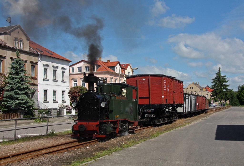 Entlang der Theodor-Krnerstrae gab es mehrere Fotogelegenheiten, 04.06.2010.