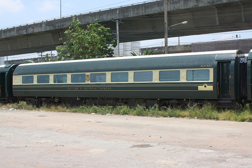 E&O Express RS 381 am 13.Mai 2012 auf dem Gelnde des Phahon Yothin Yard. 

