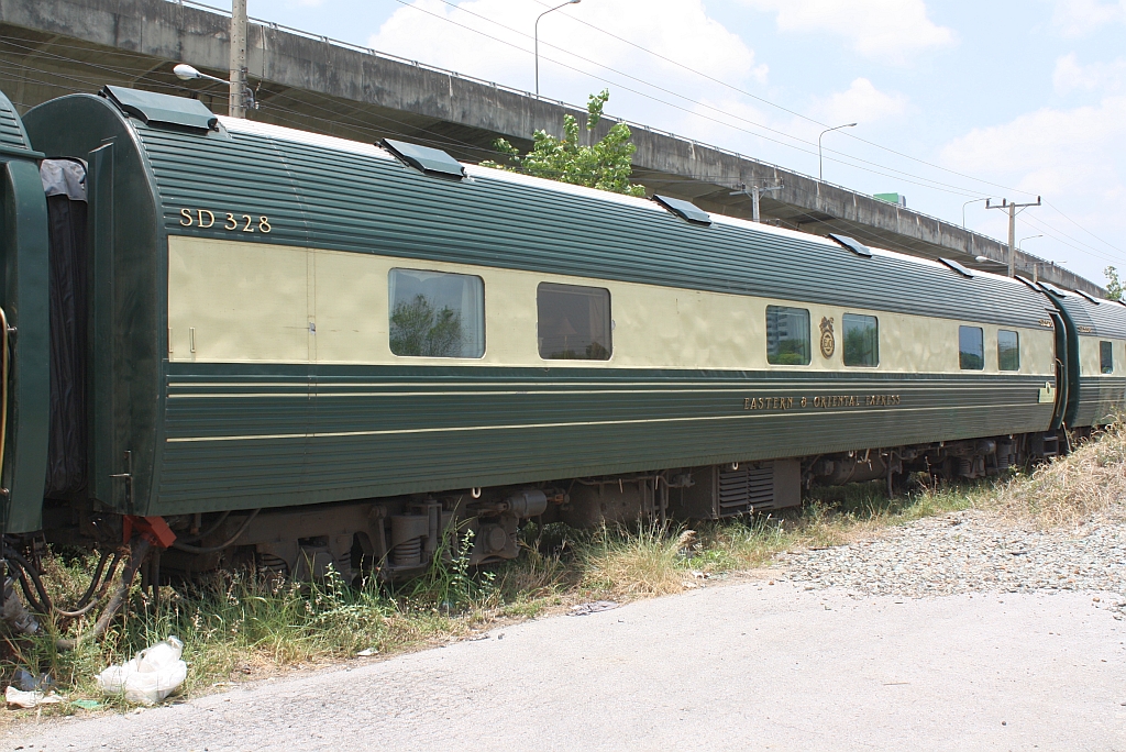 E&O Express SD 328 am 13.Mai 2012 auf dem Gelände des Phahon Yothin Yard. 

