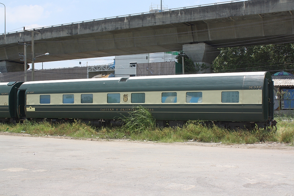 E&O Express SE 339 am 13.Mai 2012 auf dem Gelnde des Phahon Yothin Yard. 