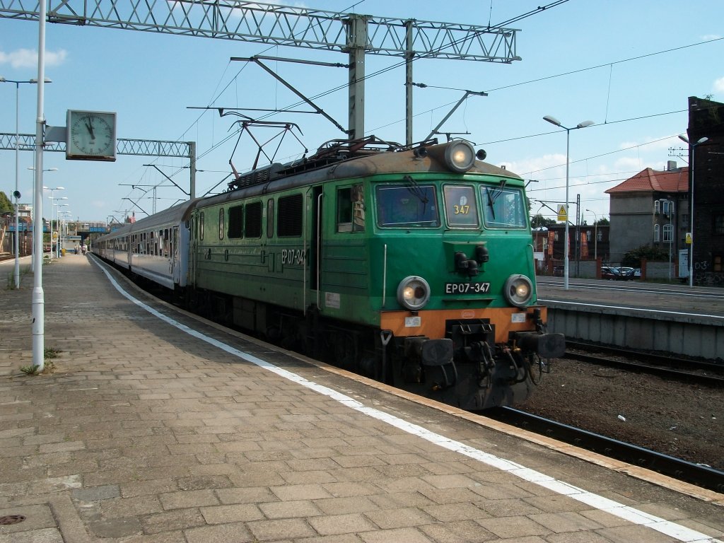 EP07-347 vor der Abfahrt in Szczecin Glowny am 31.Juli 2010.