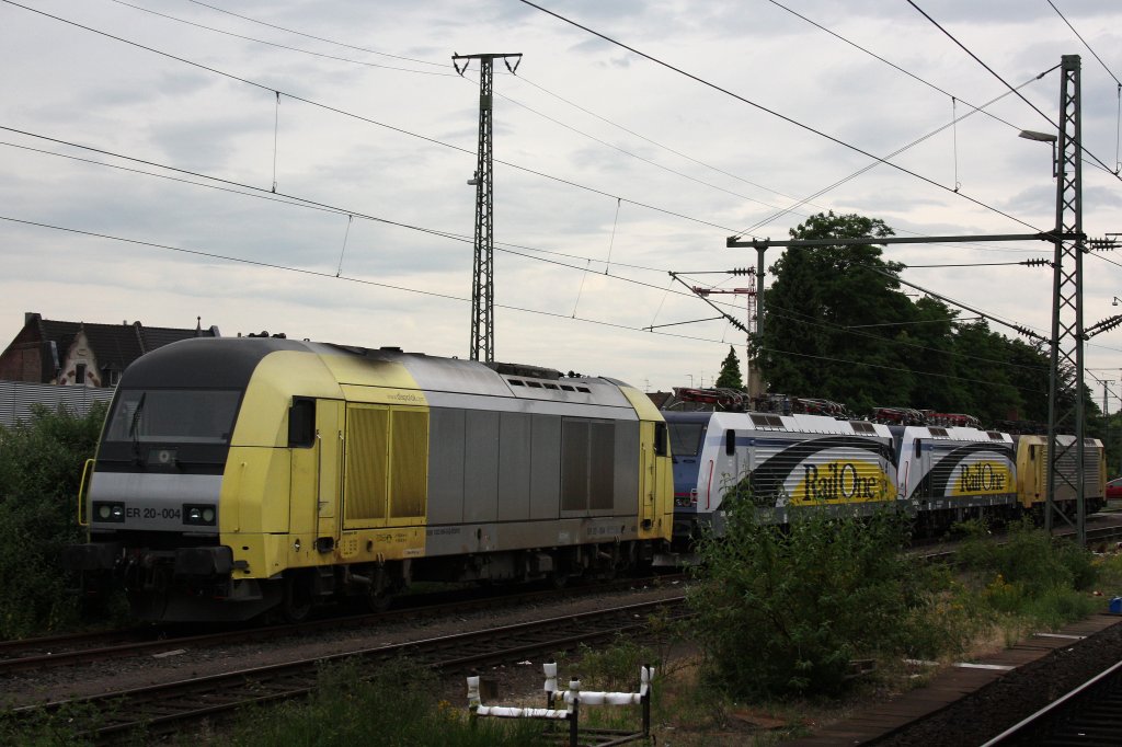 ER 20-004 stand am 21.6.12 mit RailOne 474 101,474 103 und Lokomotion 189 903 abgestellt in Mnchengladbach Hbf.