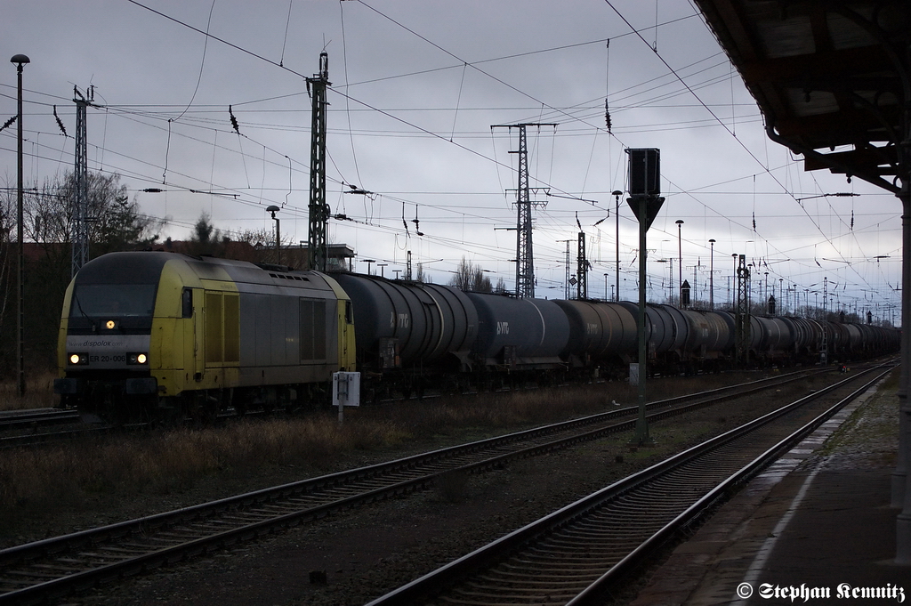 ER 20-006 (223 006-8) MRCE Dispolok GmbH fr CTL Logistics GmbH mit einem Benzin Kesselzug in Stendal Richtung Berlin unterwegs. 20.01.2012