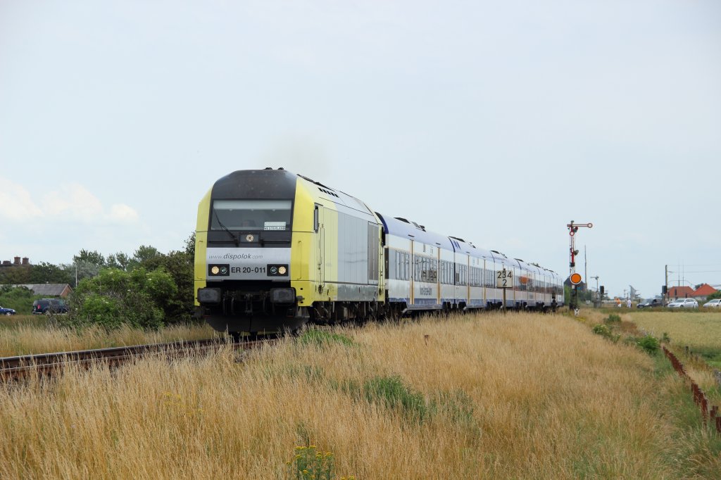 ER 20 011 mit einer NOB nach Westerland (Sylt) in Keitum am 07.07.2012