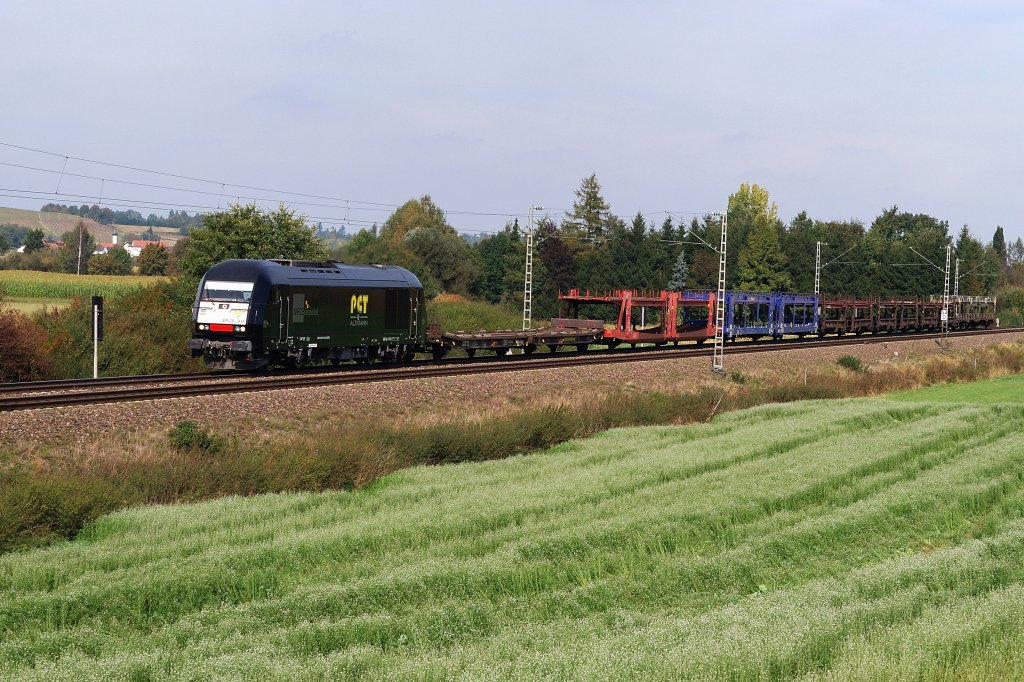 ER 20 - 013 (PCT-Altmann) mit leeren Autotransportwagen bei Uttenhofen (03.10.2009)