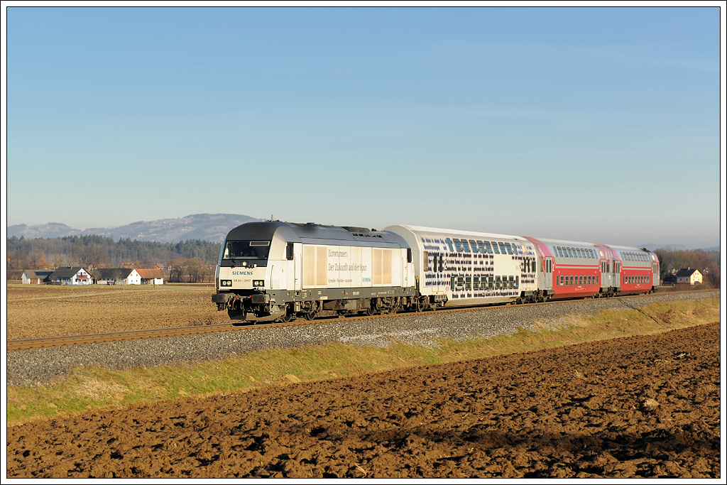 ER 20-2007 bei der Rckfahrt von Wies-Eibiswald ber Werndorf nach Graz am 18.1.2011 kurz vor dem Banhof St. Martin i/S-Bergla aufgenommen.