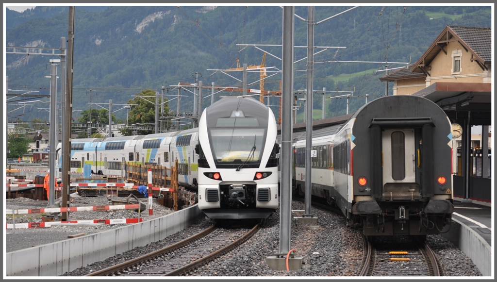 Er stand sehr ungnstig, der neue KISS der sterreichischen WESTbahn Management GmbH, der sich momentan zwischen Sargans und Landquart auf Probefahrt befindet. (03.08.2011)