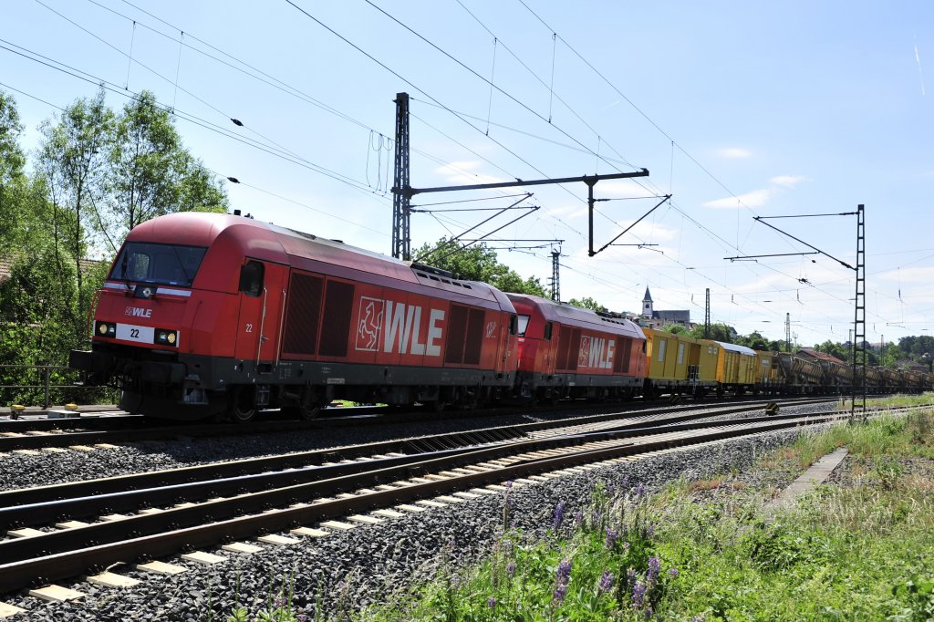 ER20 bzw. BR223 der WLE, hier die Loks 22 und 23 im Doppelpack vor einem schweren Bauzug. Das Bild entstand am Vormittag des 02. Juni in der nrdlichen Bahnhofsausfahrt des Bahnhofs Hnfeld.