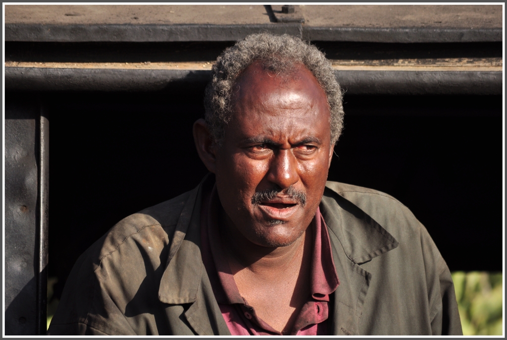 Eritrean Railways, Dampflokfhrer auf der 440.008. (31.01.2012)
