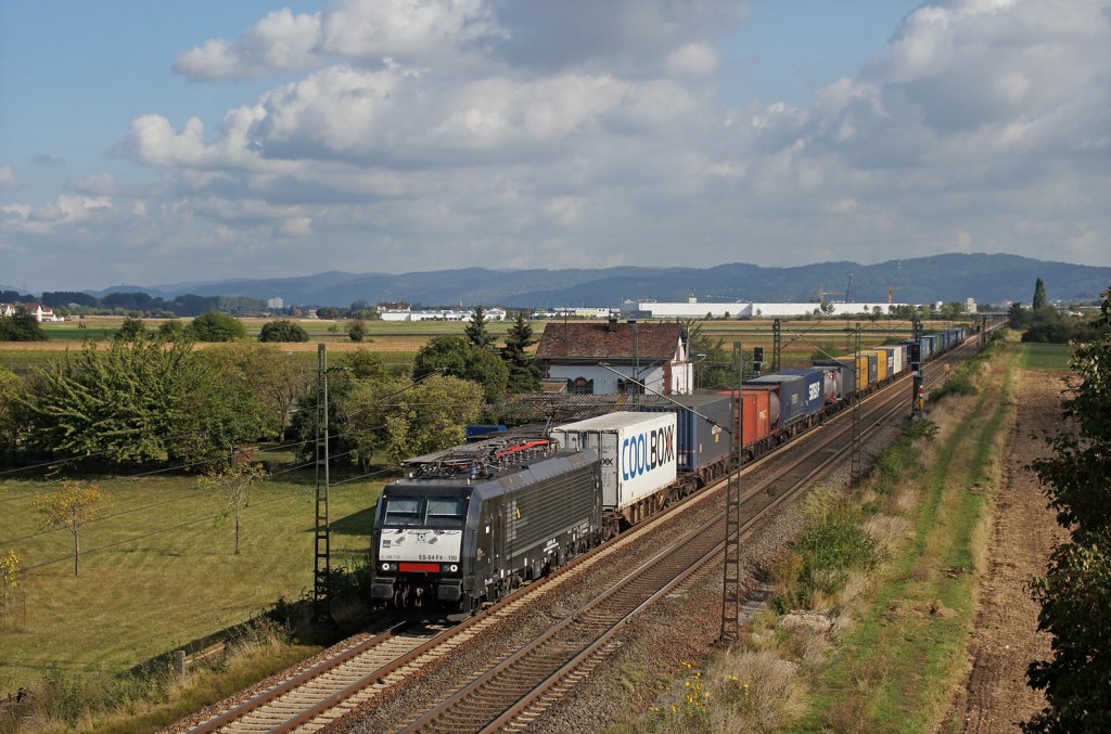 ERS 189 110-0 (ES 64 F4-110) mit einem Containerzug bei Ladenburg. 19.09.12