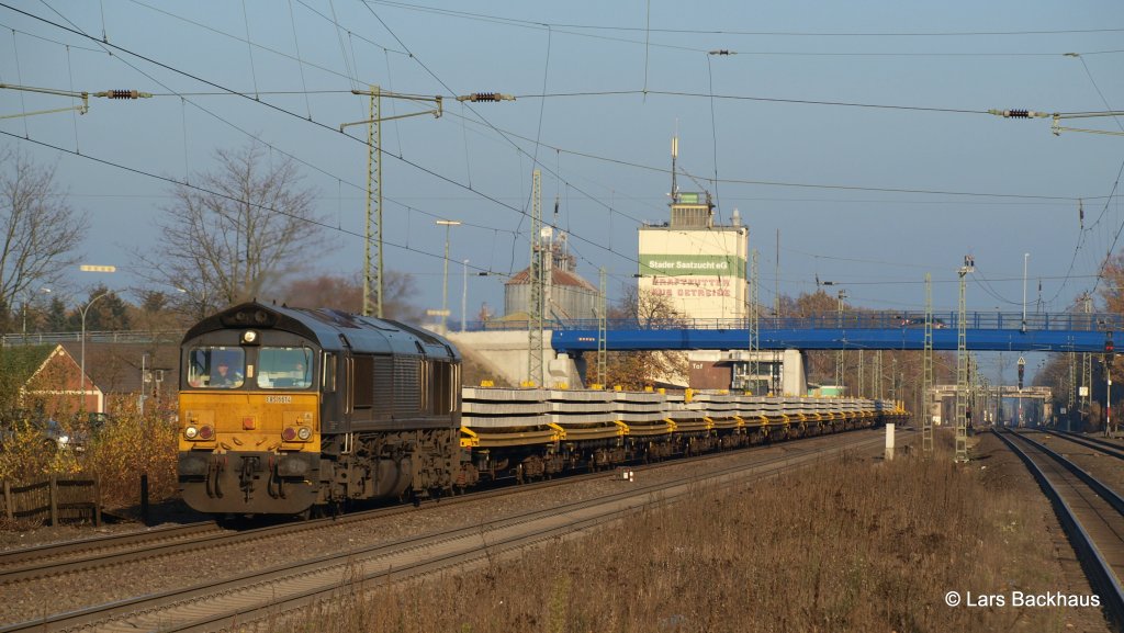ERS 6614 hat am 12.11.11 einen Schwellenzug am Haken und passiert Tostedt Richtung Bremen.