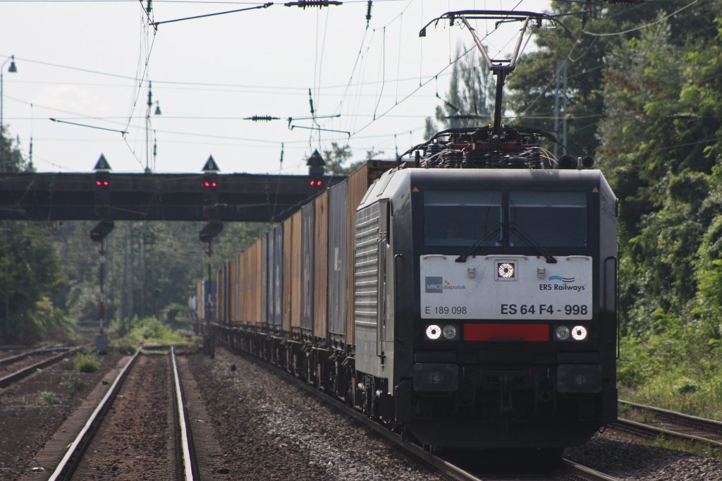 ERS/MRCE ES 64 F4-998 (E 189 098) am 24.8.11 bei der Durchfahrt durch Bonn-Beuel.
