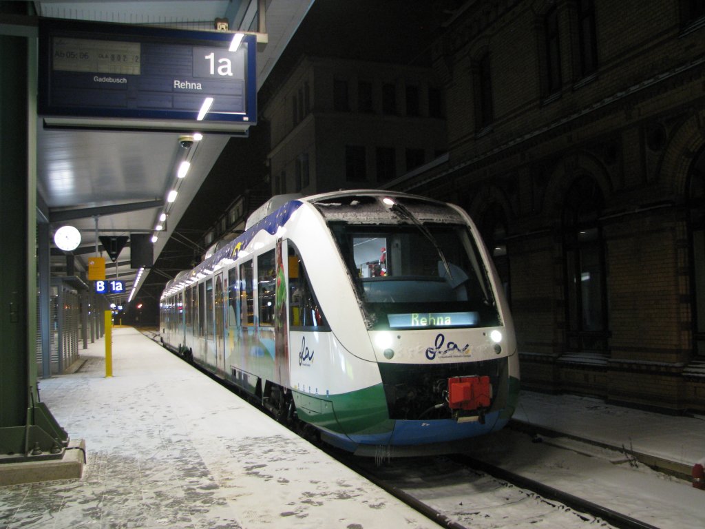 Erste Fahrt nach Rehna um 5.06 Uhr ab Schwerin Hbf fr den VT 702 der Ostseeland Verkehr GmbH am 03.12.2010