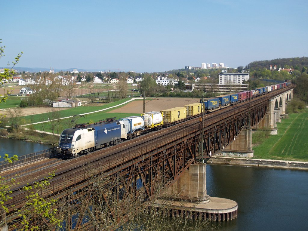 ES 64-068 am 8.04.2011 auf der Mariaorter Brcke 