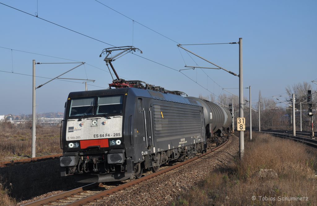 ES 64 F 4 - 258 mit Kesselzug am 13.11.2011 in Weienfels