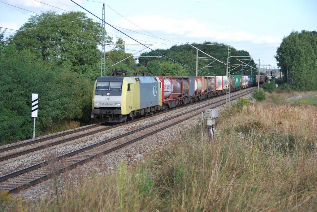 ES 64 F-902(ITL) mit ein KLV-Zug aus richtung Frankfurt(Oder)in Jacobsdorf(Mark), 23/09/2009.