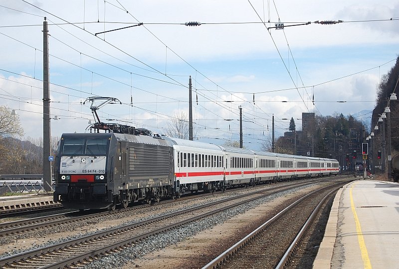 ES 64 F4-010 (E 189 910MC) mit EC 85 Mnchen Hbf - Bologna Centrale, am 26.03.2010 in Brixlegg