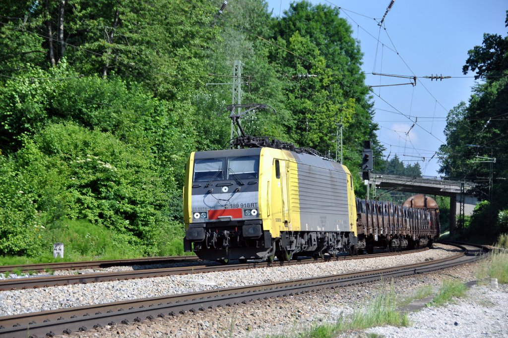 ES 64 F4-018 fhrt mit gem.GZ Richtung Rosenheim/Kufstein im Bahnhof Aling/Obb.am 23.6.10