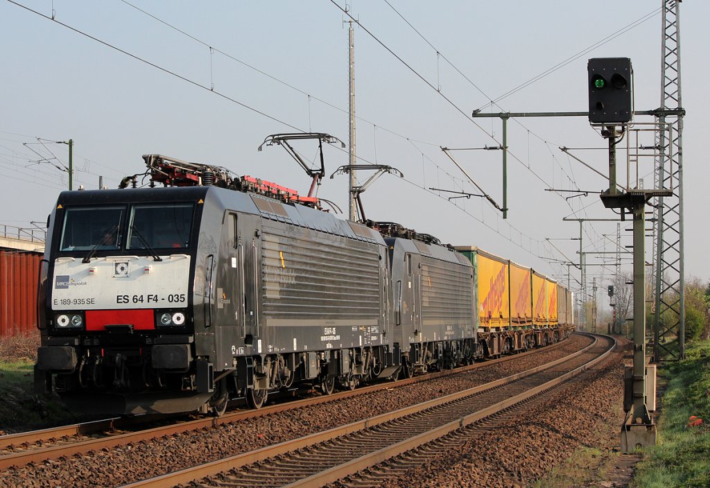 ES 64 F4-035 und ES 64 F4-110 am FERCAM in Porz Wahn am 06.04.2012