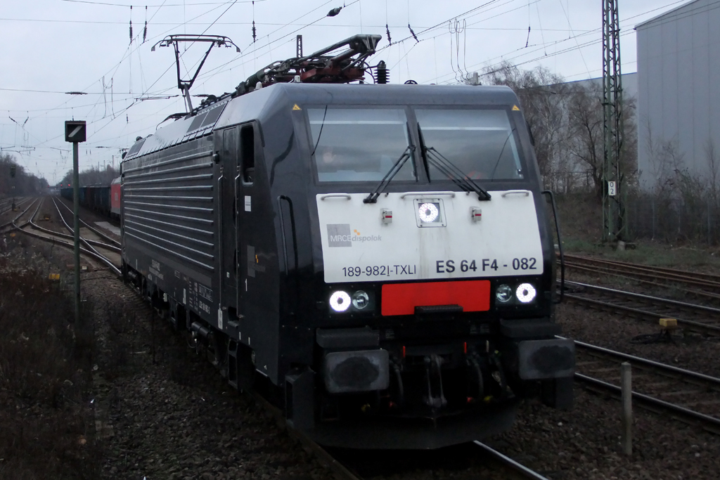 ES 64 F4-082 in Recklinghausen-Sd 10.1.2012
