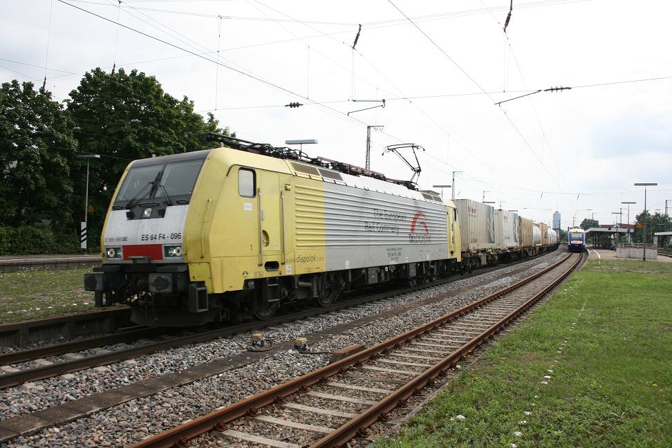 ES 64 F4 096 mit KLV in Augsburg-Oberhausen richtung Donauwrth fahrend