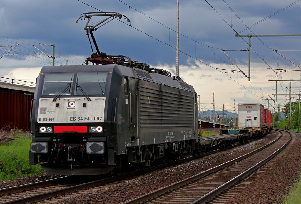 ES 64 F4-097 / 189 097 am Melzo Shuttle in Porz Wahn am 09.05.2012