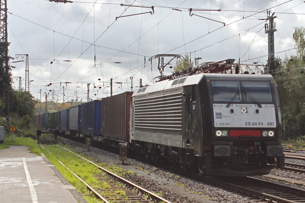 ES 64 F4-097 i.e. TXL mit Gz am 7.10.11 in Duisburg-Entenfang