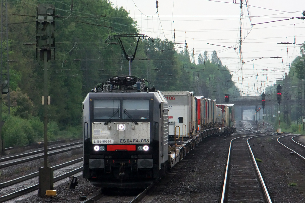 ES 64 F4-098 in Recklinghausen-Sd 11.5.2012