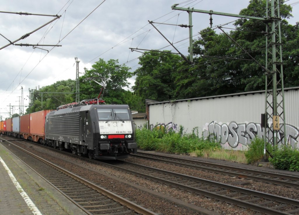 ES 64 F4 104 durch Hamburg Harburg am 6.7.2010