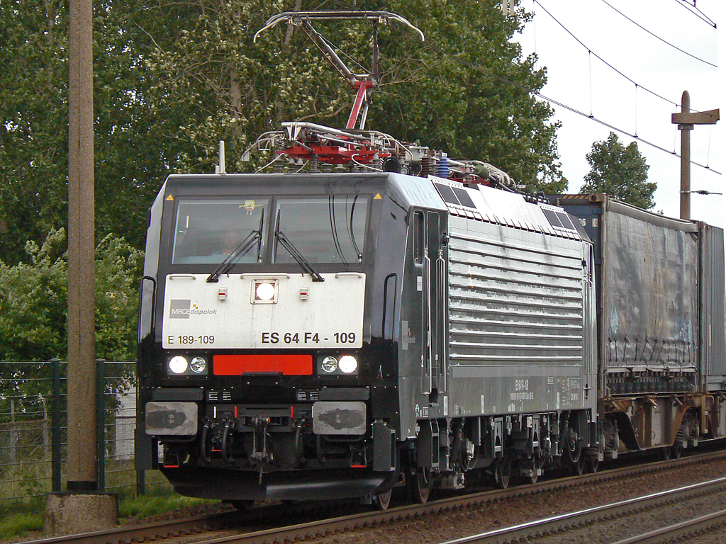 ES 64 F4 109 / E189 109 aufgenommen am 19.06.2010 in Gilze-Rijen/NL 