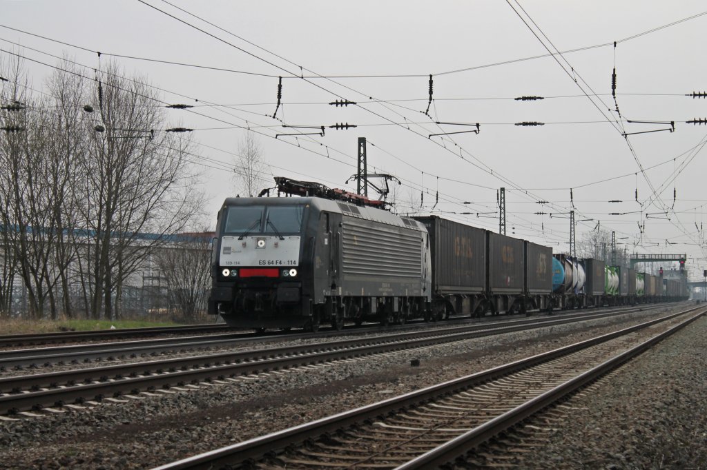 ES 64 F4-114 von HTRS Nederland B.V. aus Rotterdam mit einem KLV in Orschweier.