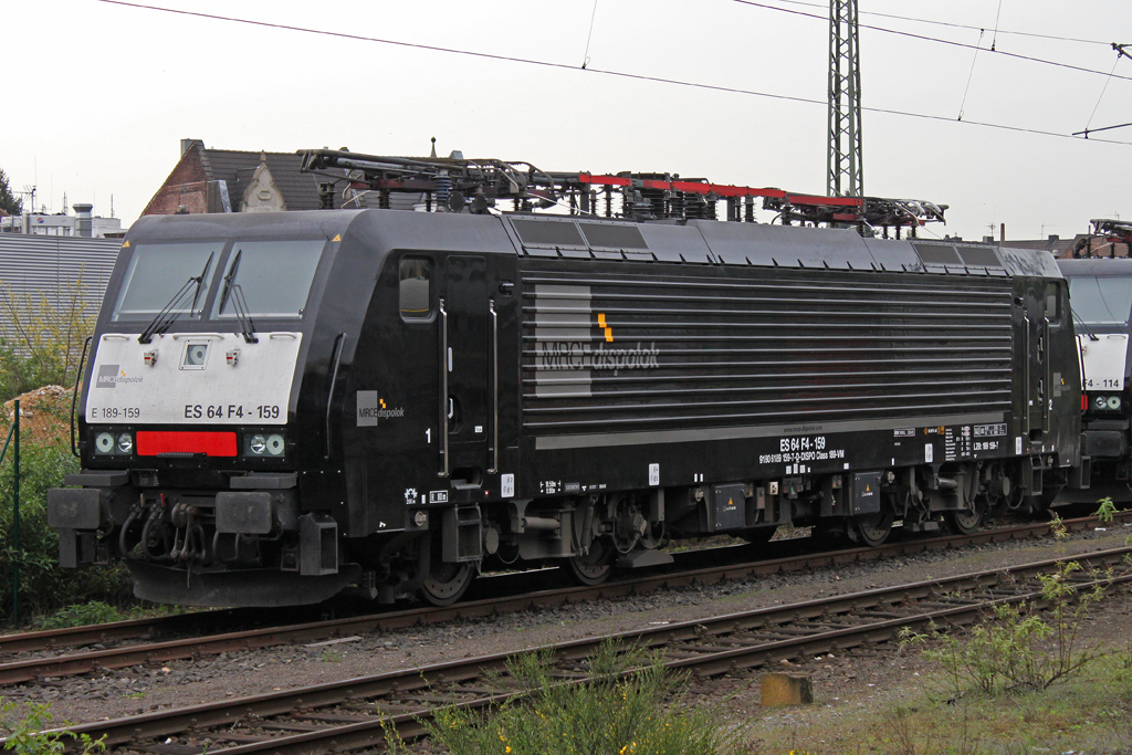 ES 64 F4-159 stand am 28.4.12 in Mnchengladbach Hbf.