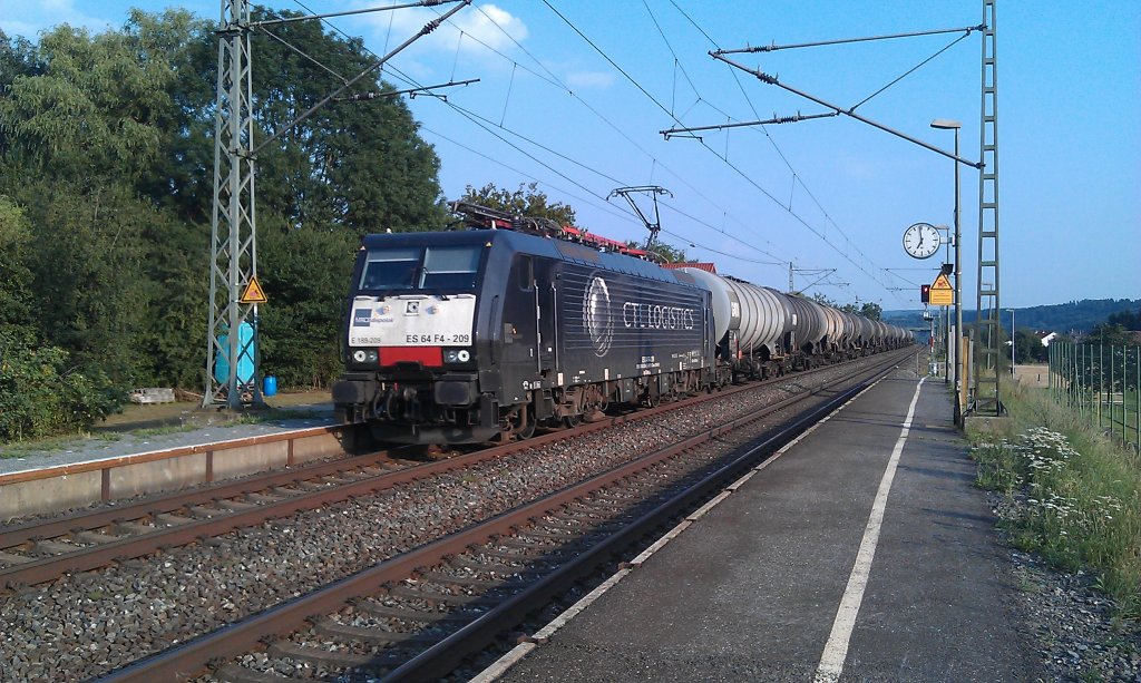 ES 64 F4 - 209 CTL Logistics mit Kesselwagenzug am 27.07.2012 in Gundelsdorf. 