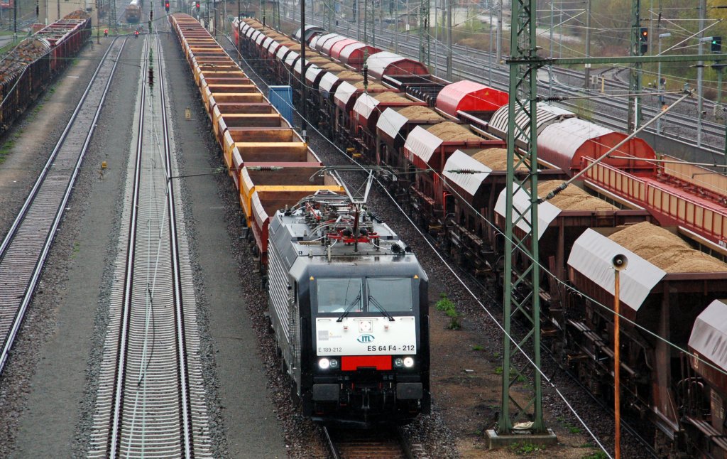 ES 64 F4 - 212 der ITL zieht am 15.04.10 einen Gz durch den Rbf Engelsdorf Richtung Wurzen. Gru zurck!