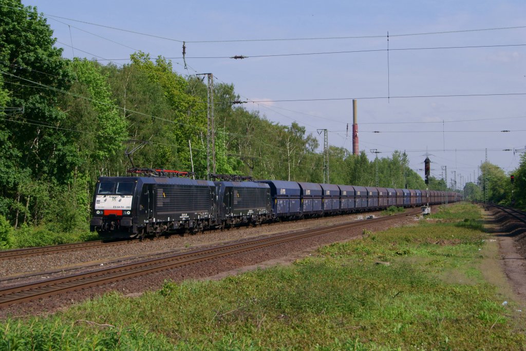 ES 64 F4-280 + ES 64 F4-281 mit einem VTG Kohlezug in Dinslaken am 14.05.2012